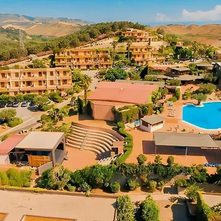 Resort Aura Club Porto Rhoca