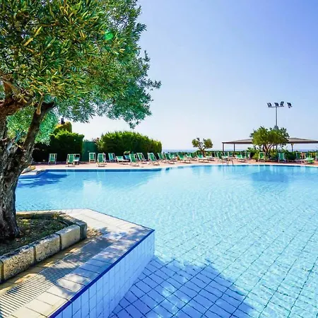 リゾート Aura Club Porto Rhoca *